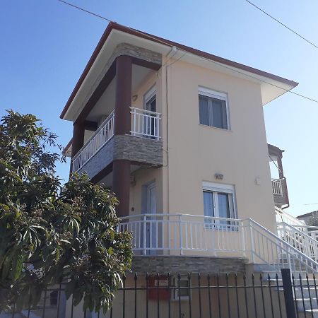 Ferienwohnung Polis΄ House Vrasná Exterior foto