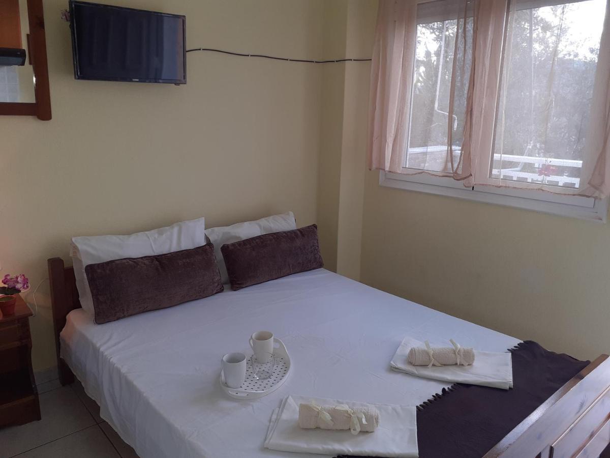 Ferienwohnung Polis΄ House Vrasná Exterior foto