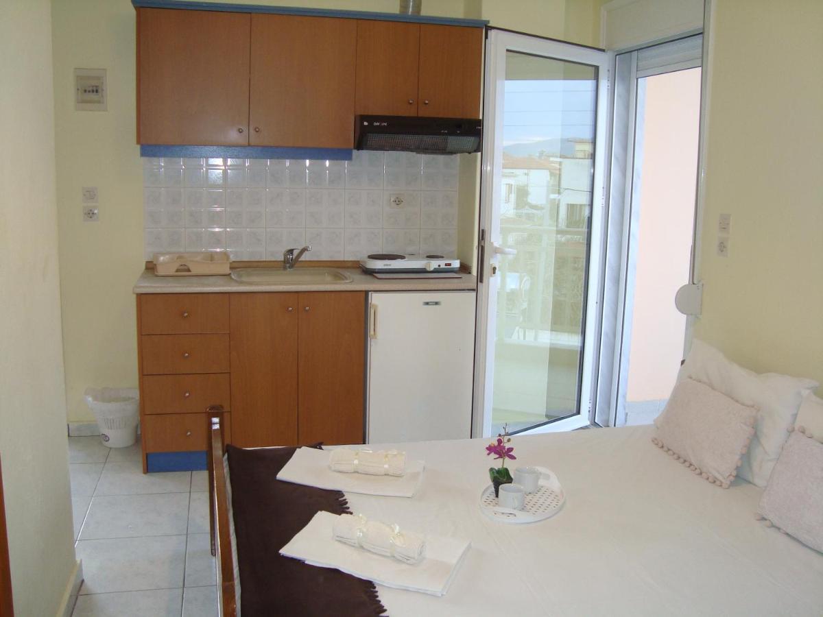 Ferienwohnung Polis΄ House Vrasná Exterior foto