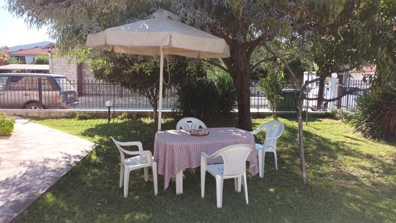 Ferienwohnung Polis΄ House Vrasná Exterior foto